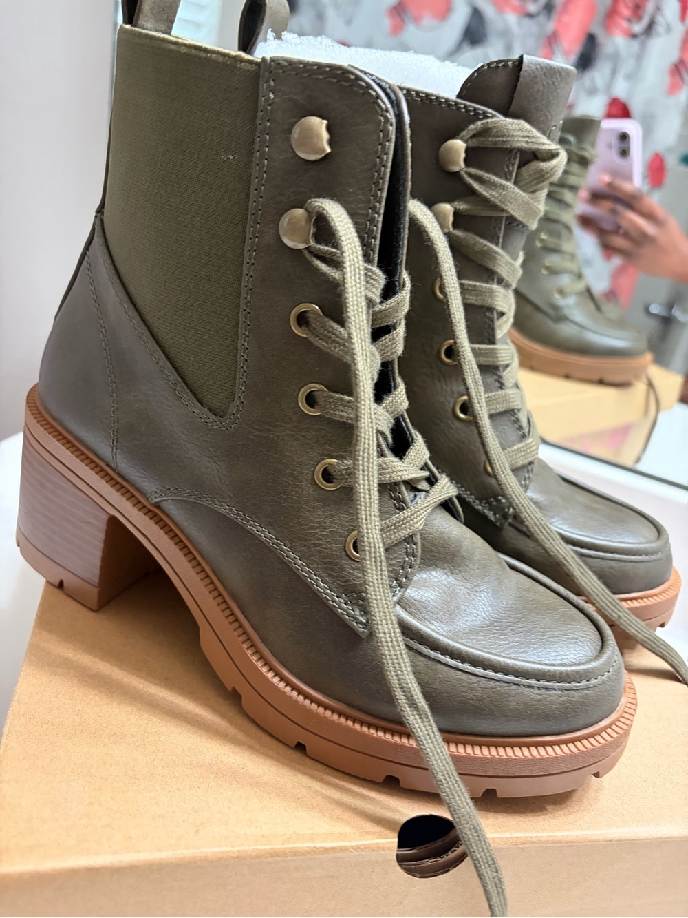 Brand New Sugar Women’s Platform Olive Boots